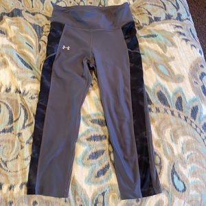 Under armour heat gear leggings. Size small